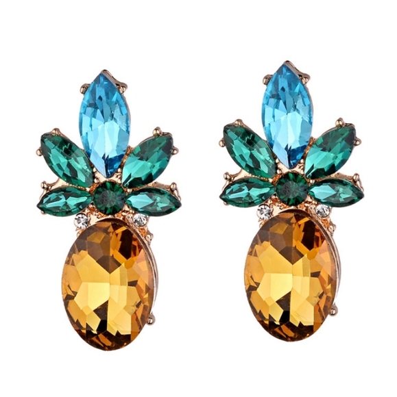 🐝 Pineapple Horse Eye Stud Earrings - Picture 2 of 2